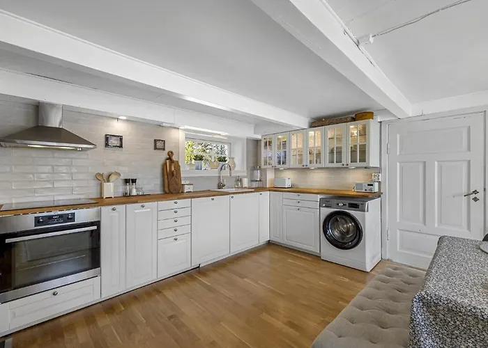 Vakantiehuis Lovely By Nidelva With Sauna And Hot Tub