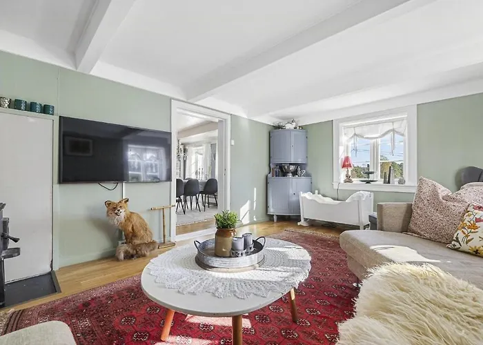 Lovely By Nidelva With Sauna And Hot Tub * Åmli