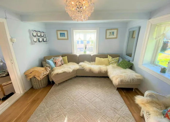 Vakantiehuis Lovely By Nidelva With Sauna And Hot Tub